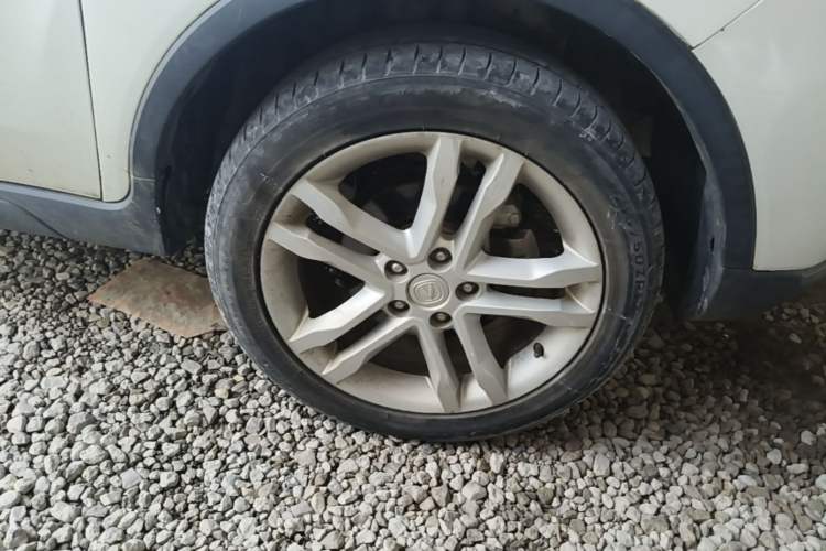 Used CHANGAN CS35 2017 1.6L Manual Luxury Model Right Front Wheel Hub
