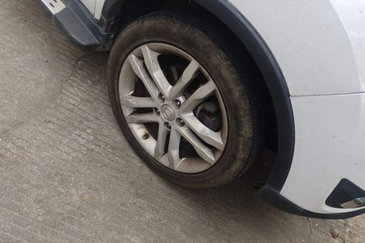 Used CHANGAN CS35 2017 1.6L Manual Luxury Model Right Front Wheel Hub
