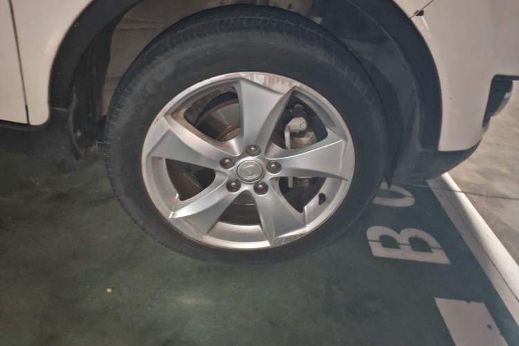 Used CHANGAN CS35 2017 1.6L Automatic Prestige Model Right Front Wheel Hub