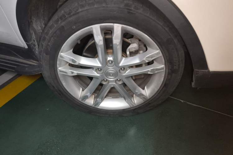 Used CHANGAN CS35 2017 1.6L Manual Luxury Model Right Front Wheel Hub