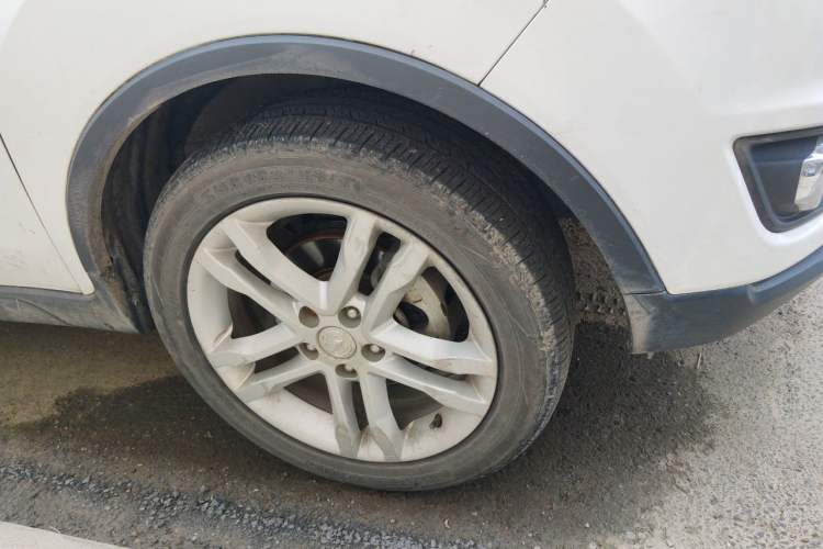 Used CHANGAN CS35 2017 1.6L Manual Luxury Model Right Front Wheel Hub