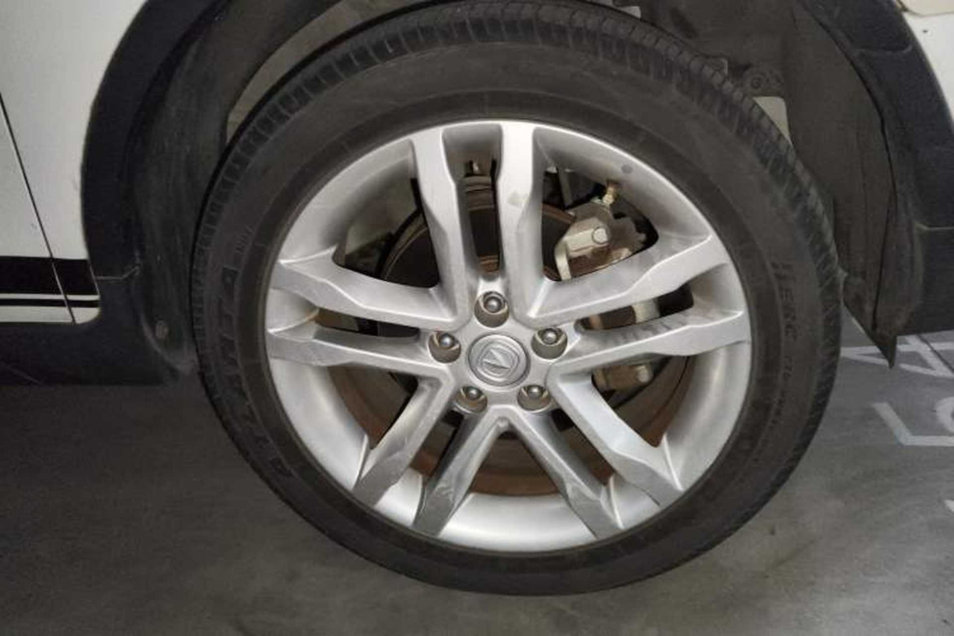 Used CHANGAN CS35 2017 1.6L Manual Luxury Model Right Front Wheel Hub