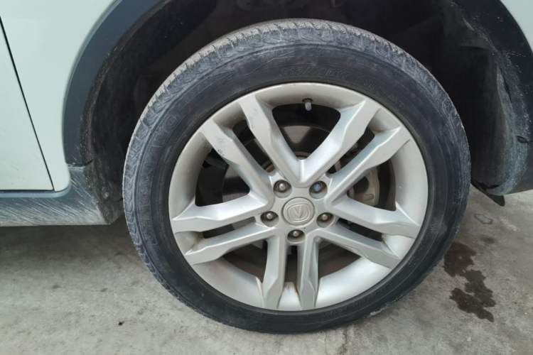 Used CHANGAN CS35 2017 1.6L Manual Luxury Model Right Front Wheel Hub