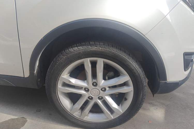 Used CHANGAN CS35 2017 1.6L Manual Luxury Model Right Front Wheel Hub