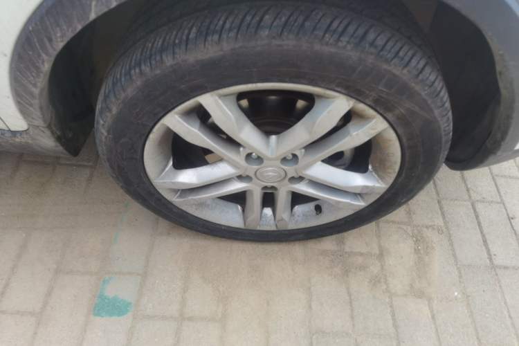 Used CHANGAN CS35 2017 1.6L Manual Luxury Model Right Front Wheel Hub