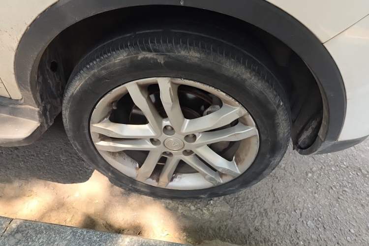 Used CHANGAN CS35 2017 1.6L Manual Luxury Model Right Front Wheel Hub