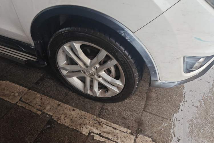 Used CHANGAN CS35 2017 1.6L Manual Luxury Model Right Front Wheel Hub