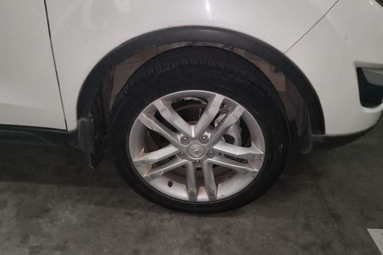 Used CHANGAN CS35 2017 1.6L Manual Luxury Model Right Front Wheel Hub