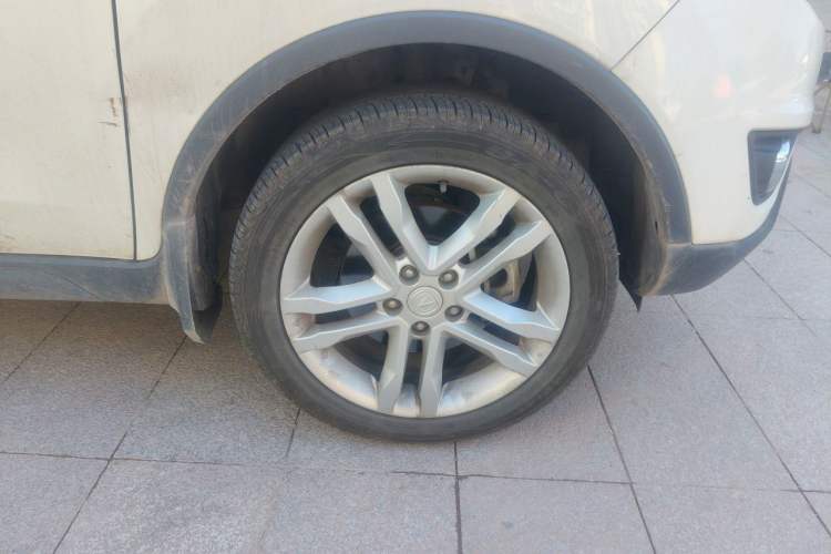 Used CHANGAN CS35 2017 1.6L Manual Comfort Model Right Front Wheel Hub
