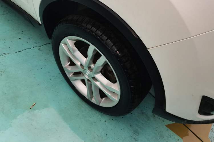 Used CHANGAN CS35 2017 1.6L Automatic Luxury Model Right Front Wheel Hub