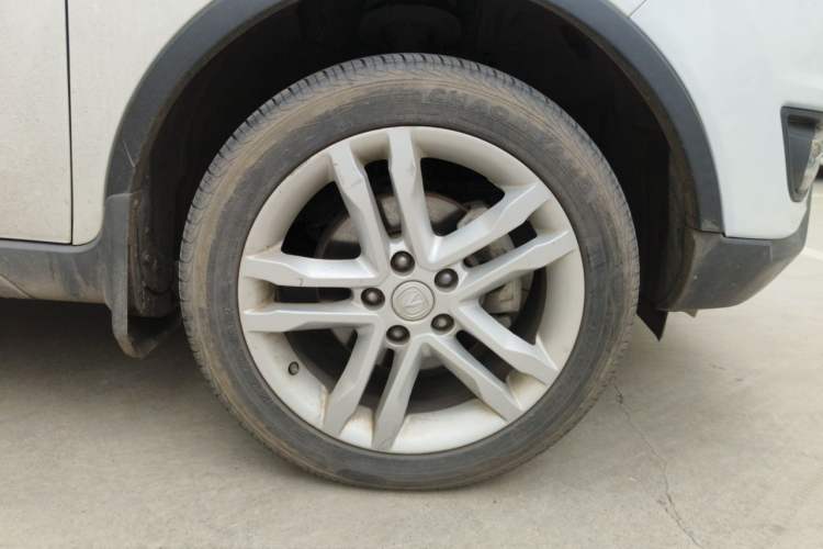 Used CHANGAN CS35 2017 1.6L Manual Luxury Model Right Front Wheel Hub