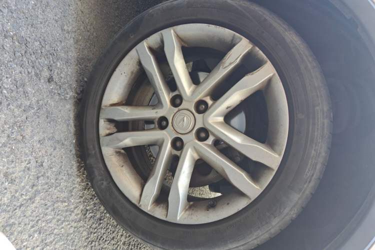 Used CHANGAN CS35 2017 1.6L Manual Luxury Model Right Front Wheel Hub