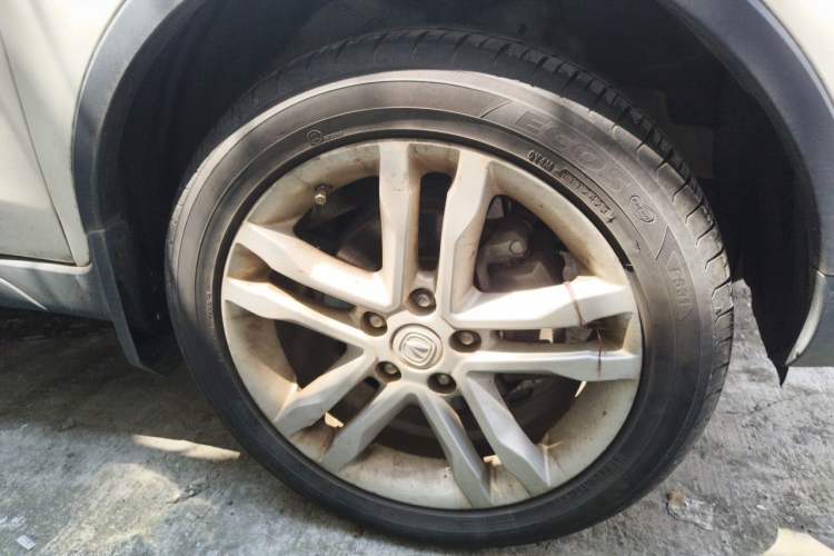 Used CHANGAN CS35 2017 1.6L Manual Luxury Model Right Front Wheel Hub
