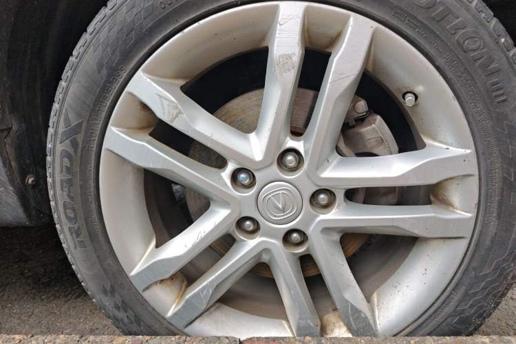 Used CHANGAN CS35 2017 1.6L Manual Luxury Model Right Front Wheel Hub