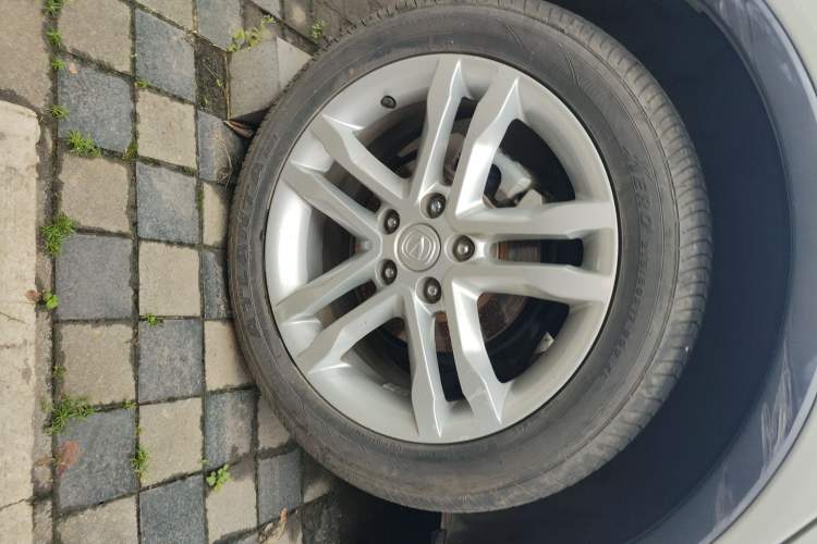 Used CHANGAN CS35 2017 1.6L Automatic Luxury Model Right Rear Wheel Hub