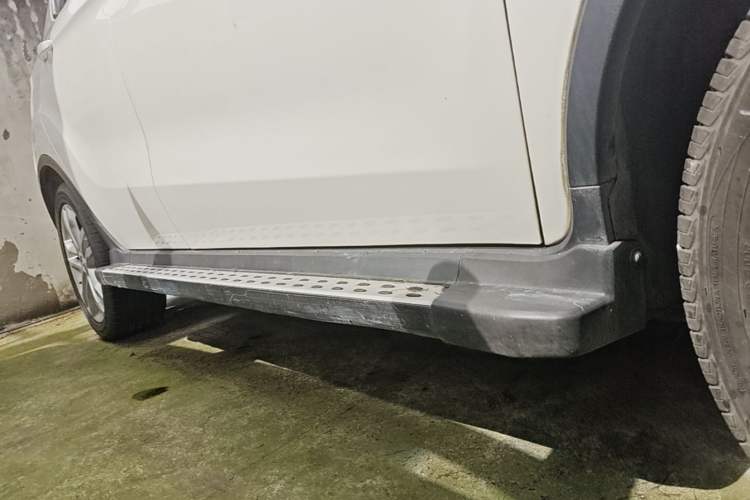 Used CHANGAN CS35 2017 1.6L Automatic Luxury Model Right Side Sill
