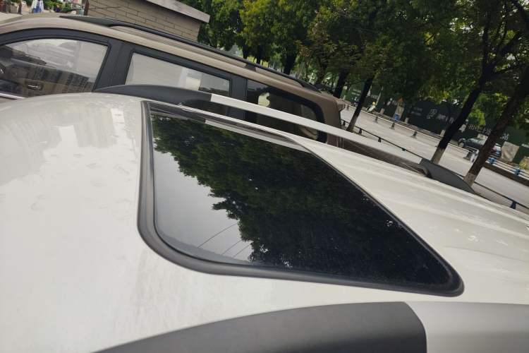 Used CHANGAN CS35 2017 1.6L Automatic Luxury Model Roof