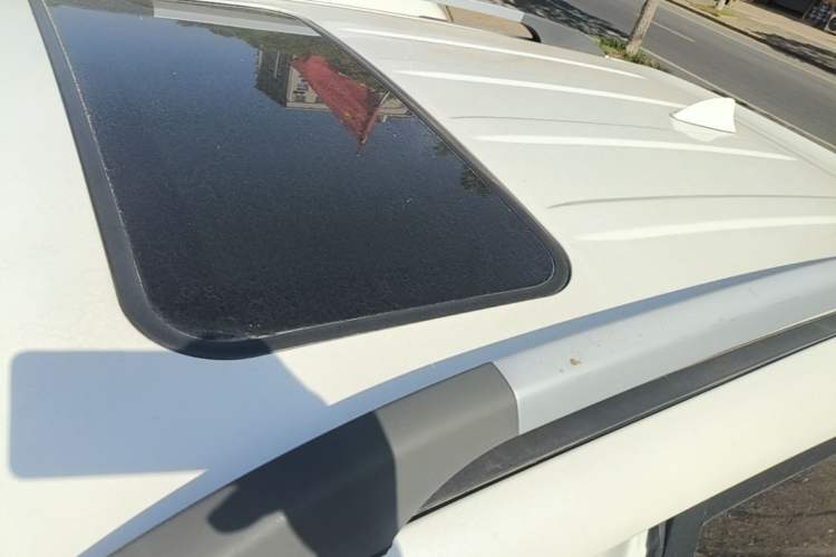 Used CHANGAN CS35 2017 1.6L Manual Luxury Model Roof