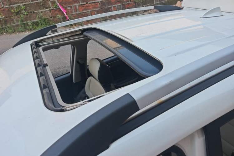 Used CHANGAN CS35 2017 1.6L Automatic Luxury Model Roof