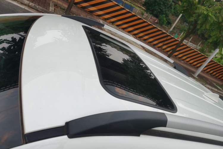 Used CHANGAN CS35 2017 1.6L Manual Luxury Model Roof