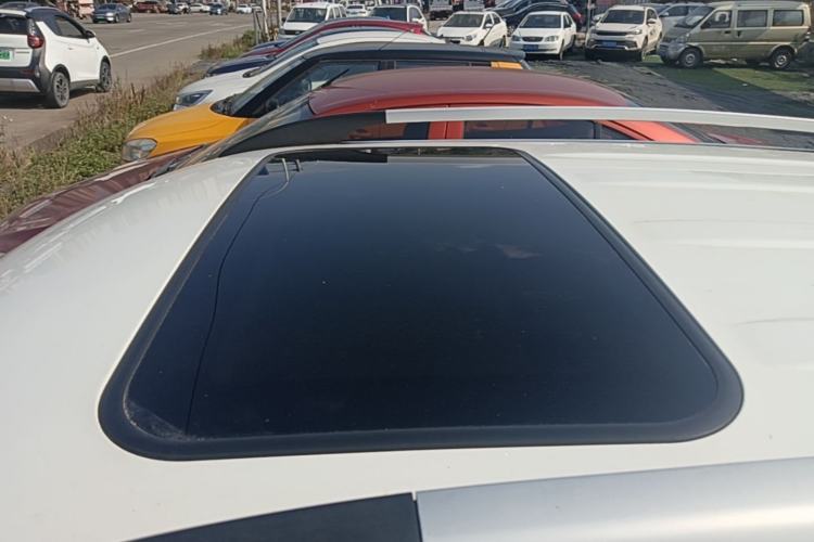Used CHANGAN CS35 2017 1.6L Manual Luxury Model Roof