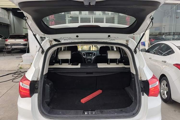 Used CHANGAN CS35 2017 1.6L Automatic Luxury Model Trunk