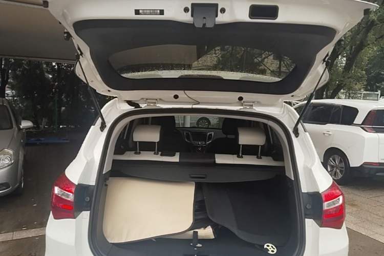 Used CHANGAN CS35 2017 1.6L Manual Luxury Model Trunk