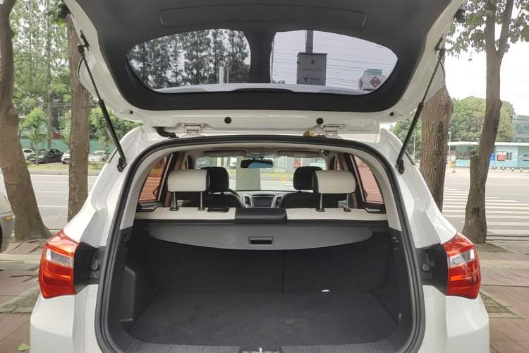 Used CHANGAN CS35 2017 1.6L Manual Luxury Model Trunk