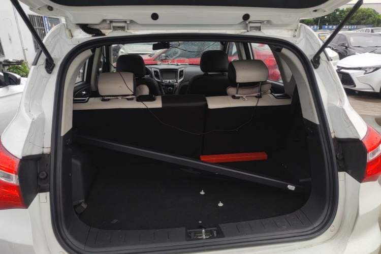 Used CHANGAN CS35 2017 1.6L Manual Luxury Model Trunk