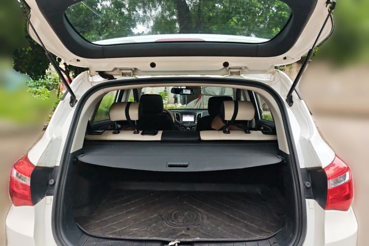 Used CHANGAN CS35 2017 1.6L Manual Luxury Model Trunk