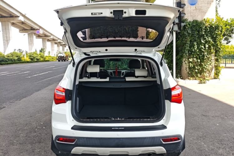 Used CHANGAN CS35 2017 1.6L Manual Luxury Model Trunk