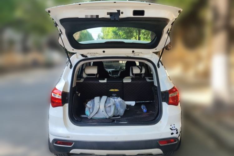Used CHANGAN CS35 2017 1.6L Manual Luxury Model Trunk