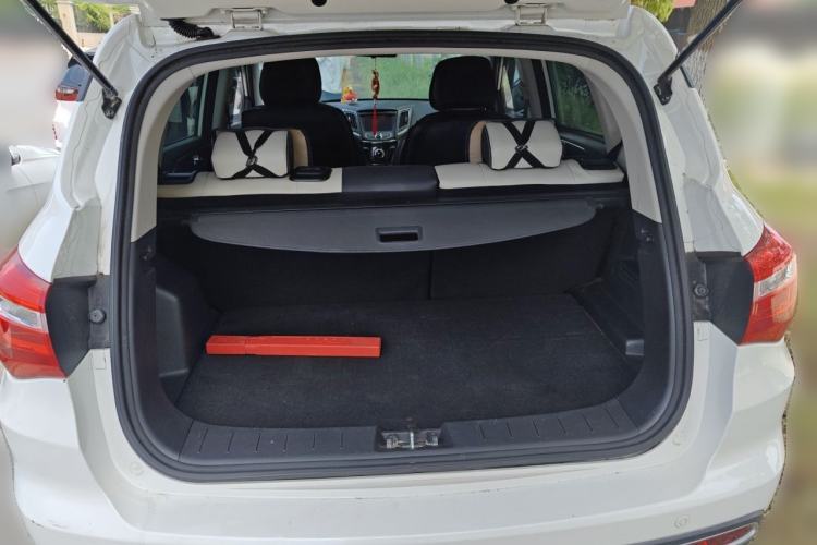 Used CHANGAN CS35 2017 1.6L Manual Luxury Model Trunk