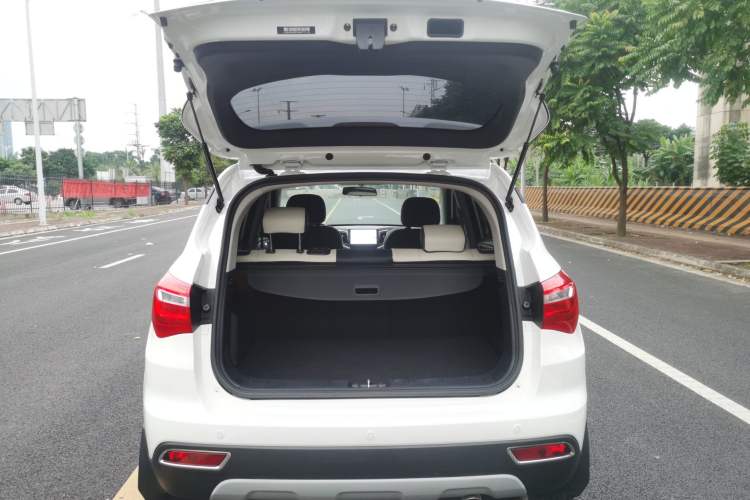 Used CHANGAN CS35 2017 1.6L Manual Luxury Model Trunk