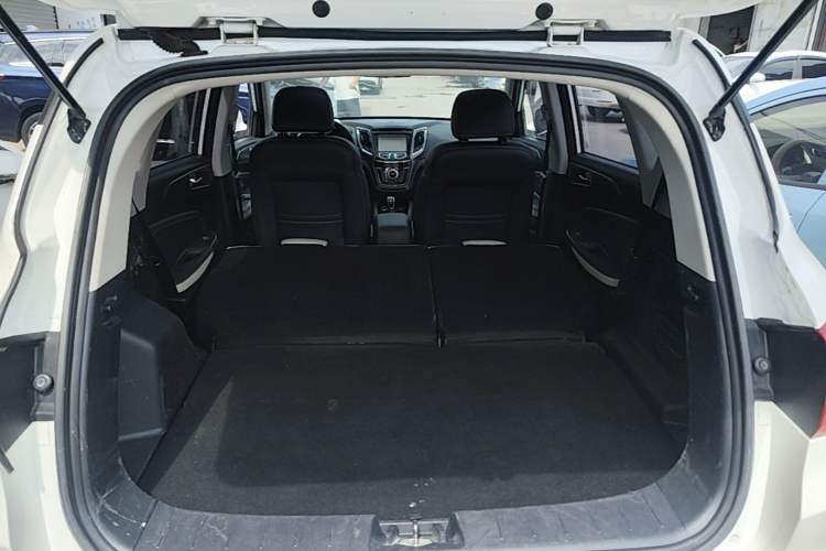 Used CHANGAN CS35 2017 1.6L Manual Luxury Model Trunk