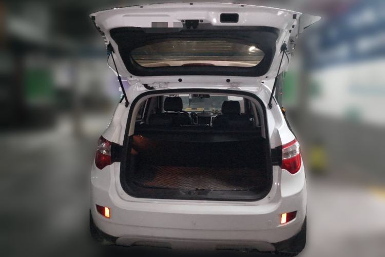Used CHANGAN CS35 2017 1.6L Manual Luxury Model Trunk