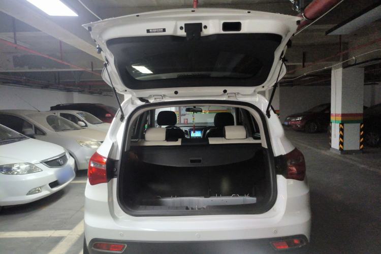 Used CHANGAN CS35 2017 1.6L Manual Luxury Model Trunk