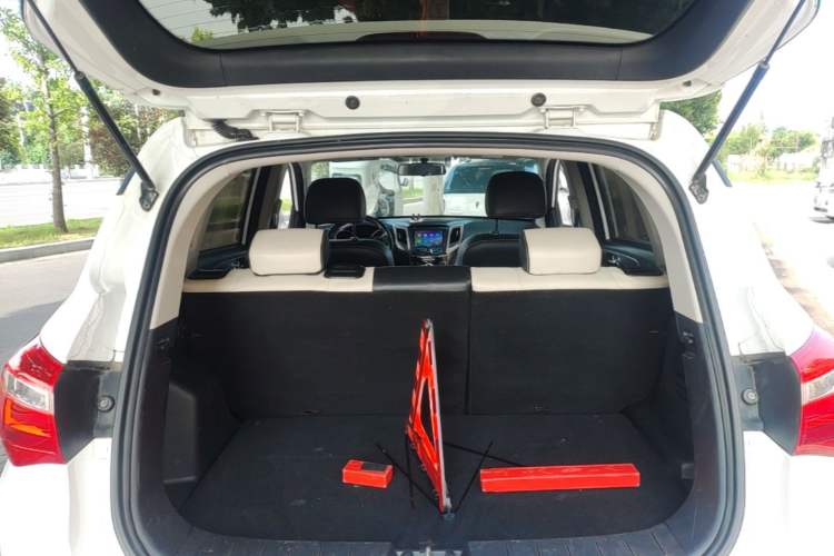 Used CHANGAN CS35 2017 1.6L Manual Luxury Model Trunk