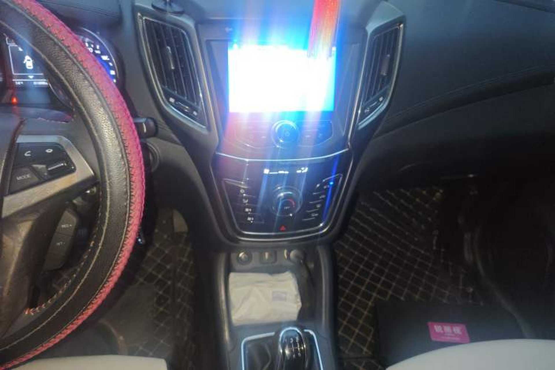 Used CHANGAN CS35 2017 1.6L Manual Luxury Model Audio And AC Panel