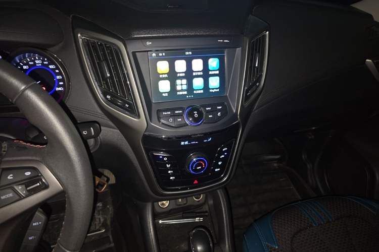 Used CHANGAN CS35 2017 1.6L Automatic Luxury Model Audio And AC Panel