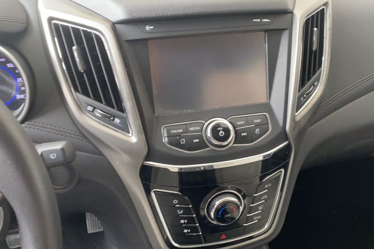 Used CHANGAN CS35 2017 1.6L Automatic Luxury Model Audio And AC Panel