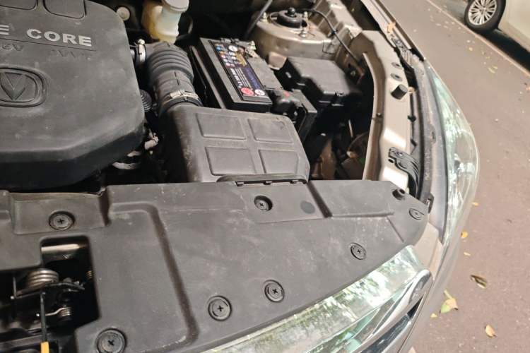 Used CHANGAN CS35 2017 1.6L Automatic Luxury Model Engine Bay Left