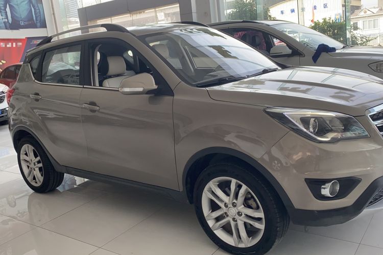 Used CHANGAN CS35 2017 1.6L Automatic Luxury Model Exterior 2