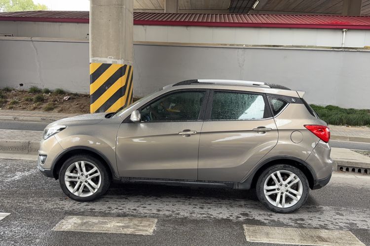 Used CHANGAN CS35 2017 1.6L Automatic Luxury Model Exterior 5