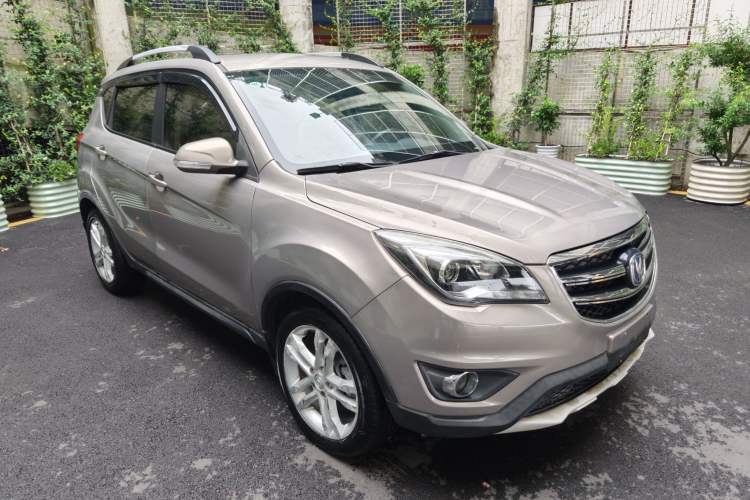 Used CHANGAN CS35 2017 1.6L Manual Luxury Model Exterior 5