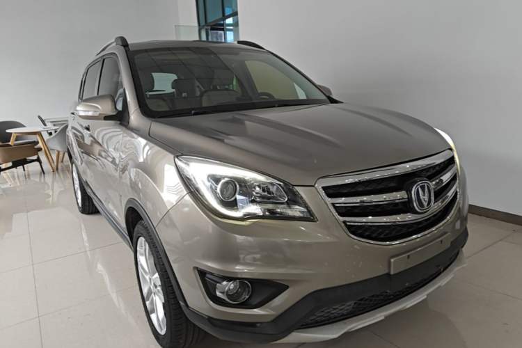 Used CHANGAN CS35 2017 1.6L Automatic Luxury Model Front Right 45 Deg