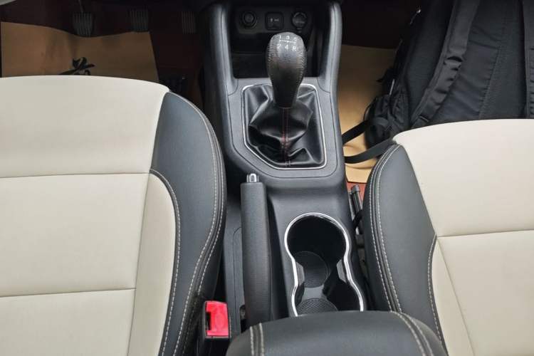 Used CHANGAN CS35 2017 1.6L Manual Luxury Model Gear Lever