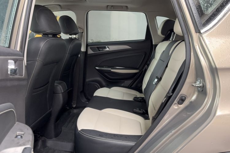Used CHANGAN CS35 2017 1.6L Automatic Luxury Model Interior 1