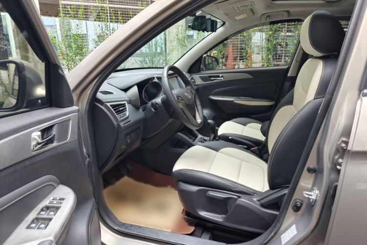 Used CHANGAN CS35 2017 1.6L Manual Luxury Model Interior 2