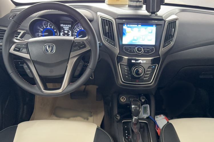 Used CHANGAN CS35 2017 1.6L Automatic Luxury Model Interior 3